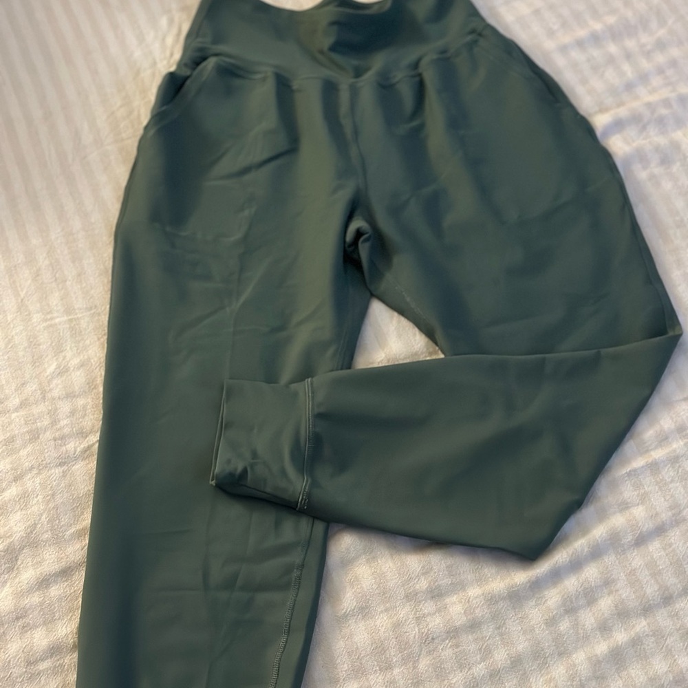 Dark Green High-Waisted Leggings